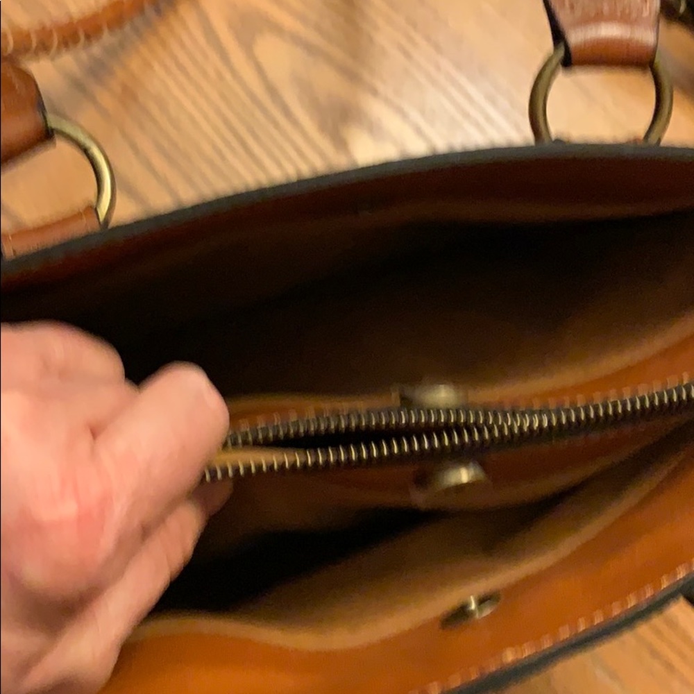Patricia Nash embossed bag - Picture 3 of 8